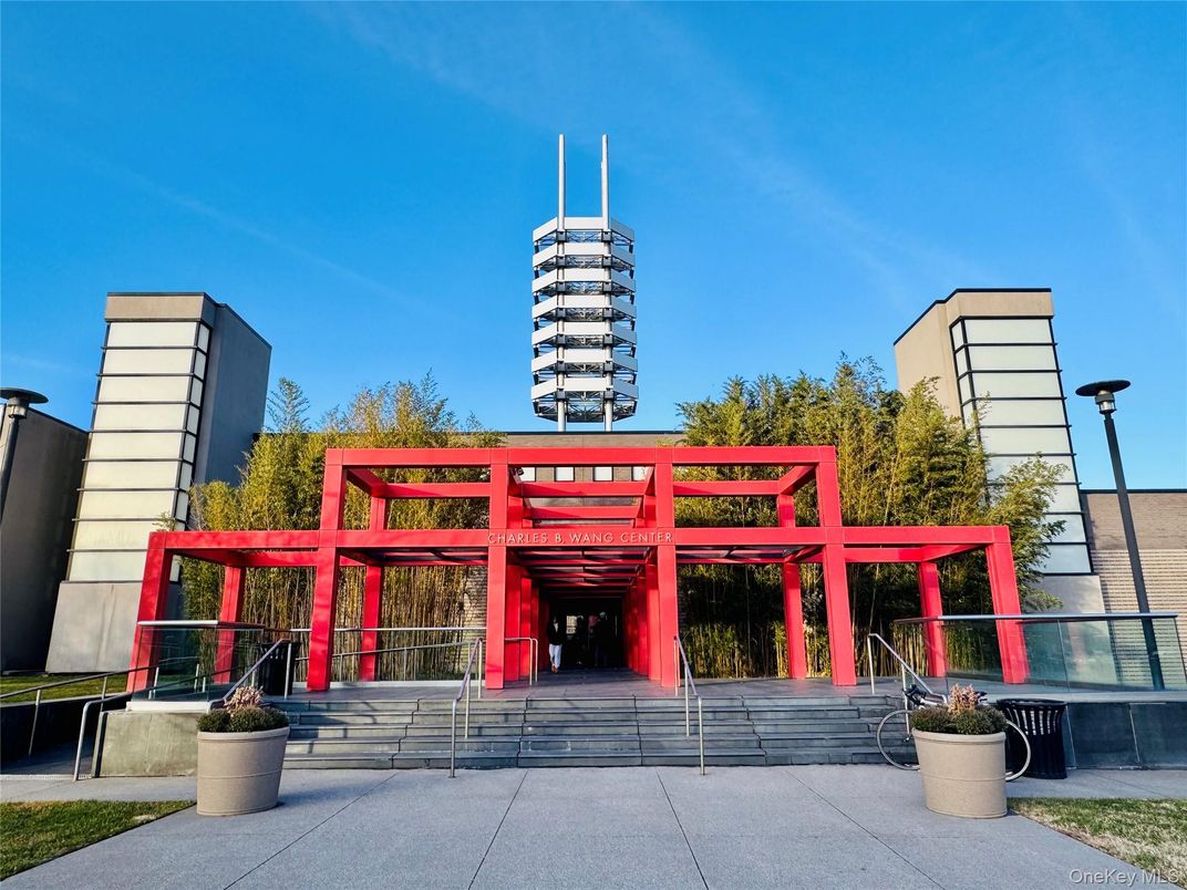 Backyard, Exterior, Facade, Modern