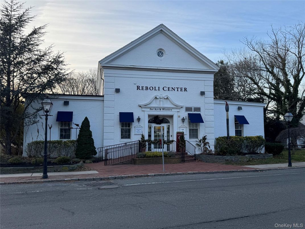 Exterior, Facade, Georgian