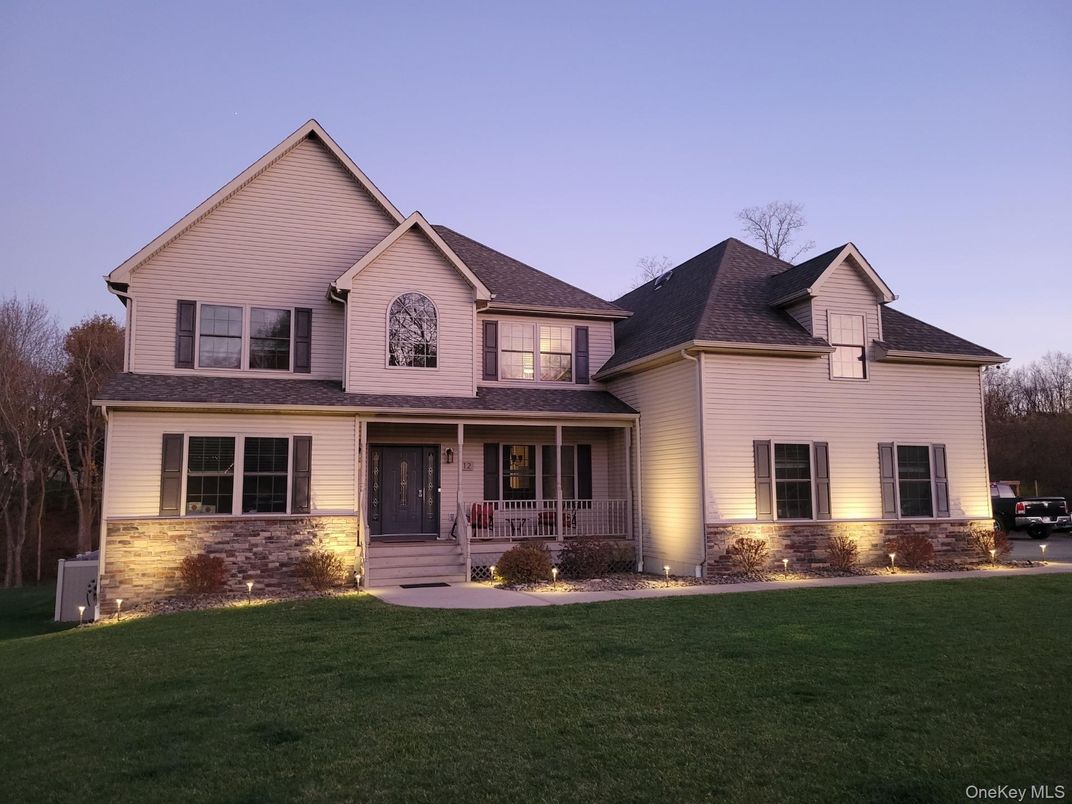 Exterior, Facade, Farmhouse