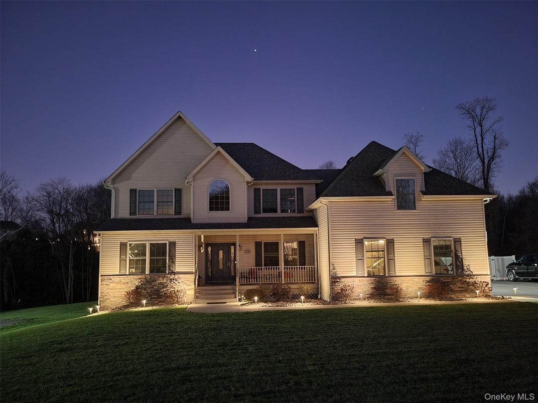 Exterior, Facade, Farmhouse