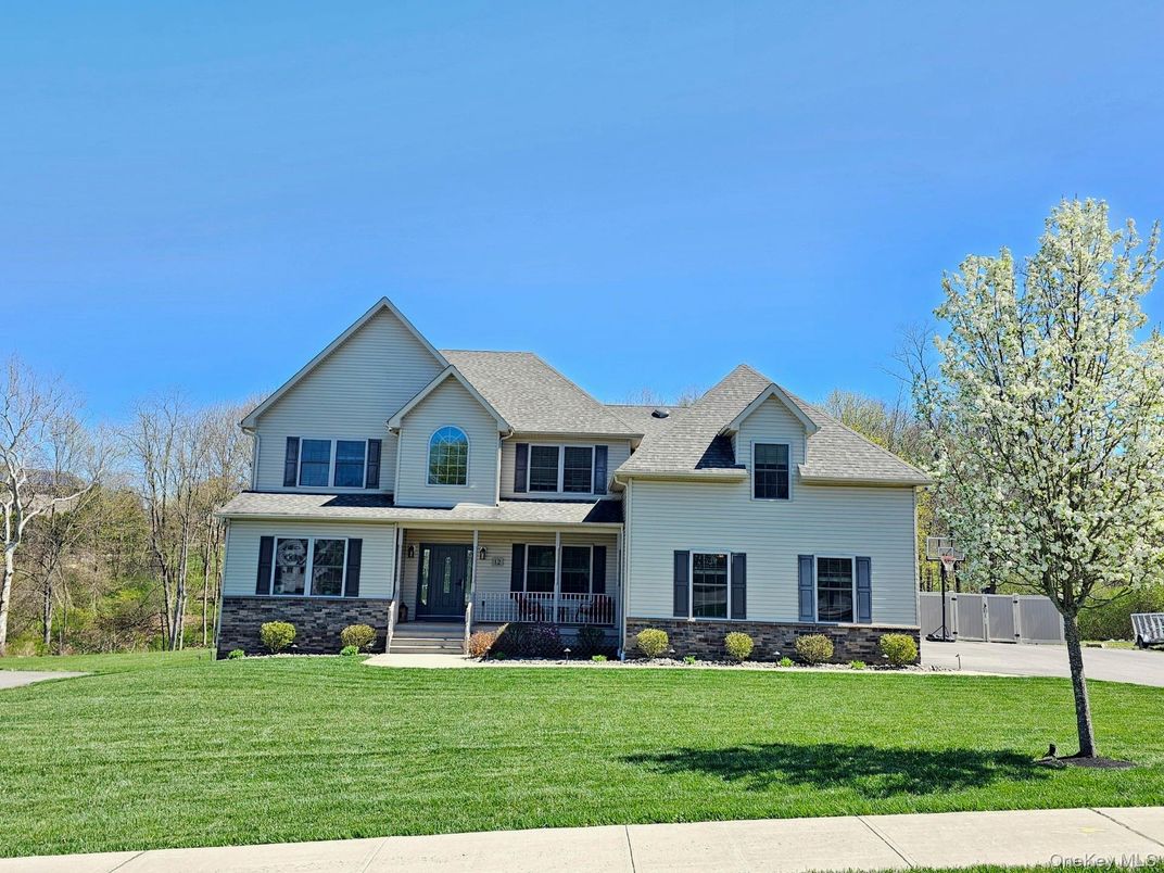 Exterior, Facade, Farmhouse