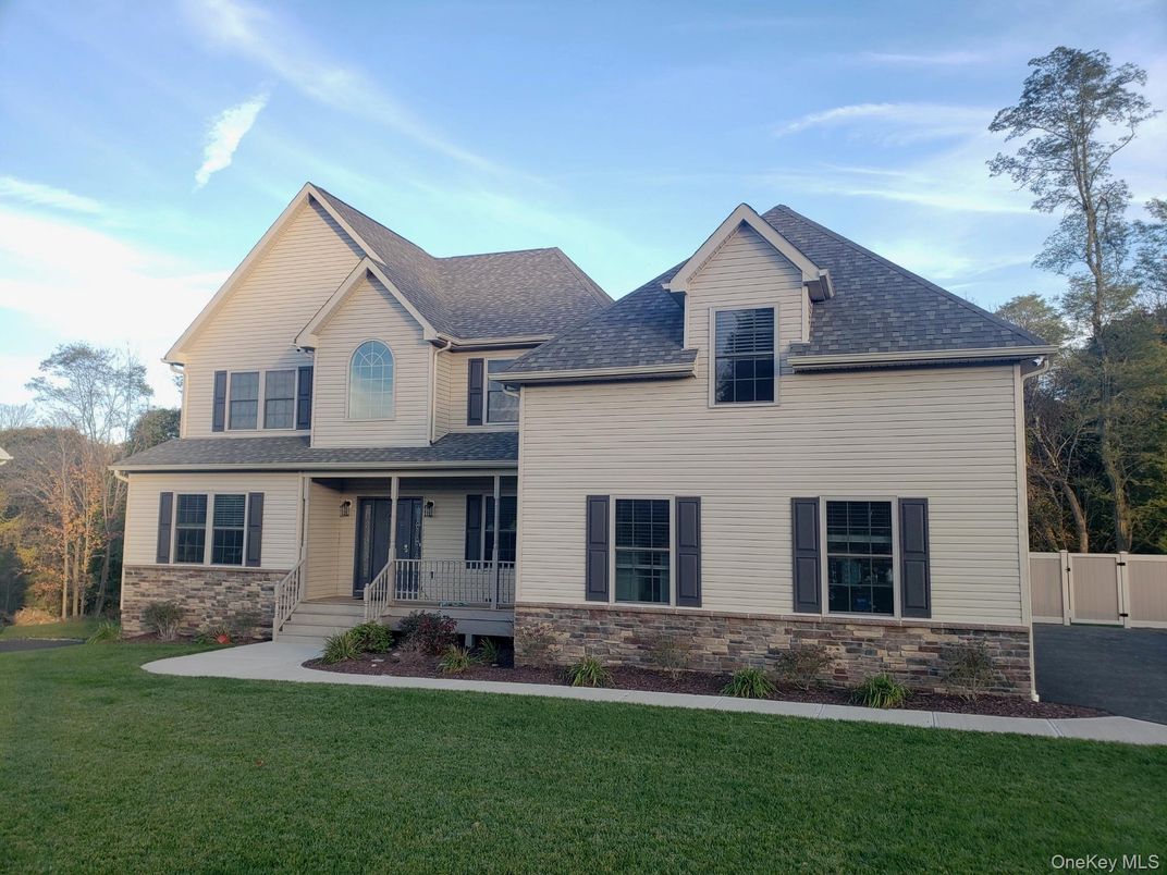 Exterior, Facade, Farmhouse