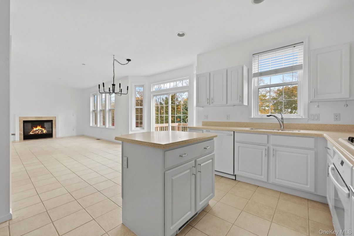 Empty room, Fireplace, Interior, Kitchen, Pendant Lights, Recessed Lighting