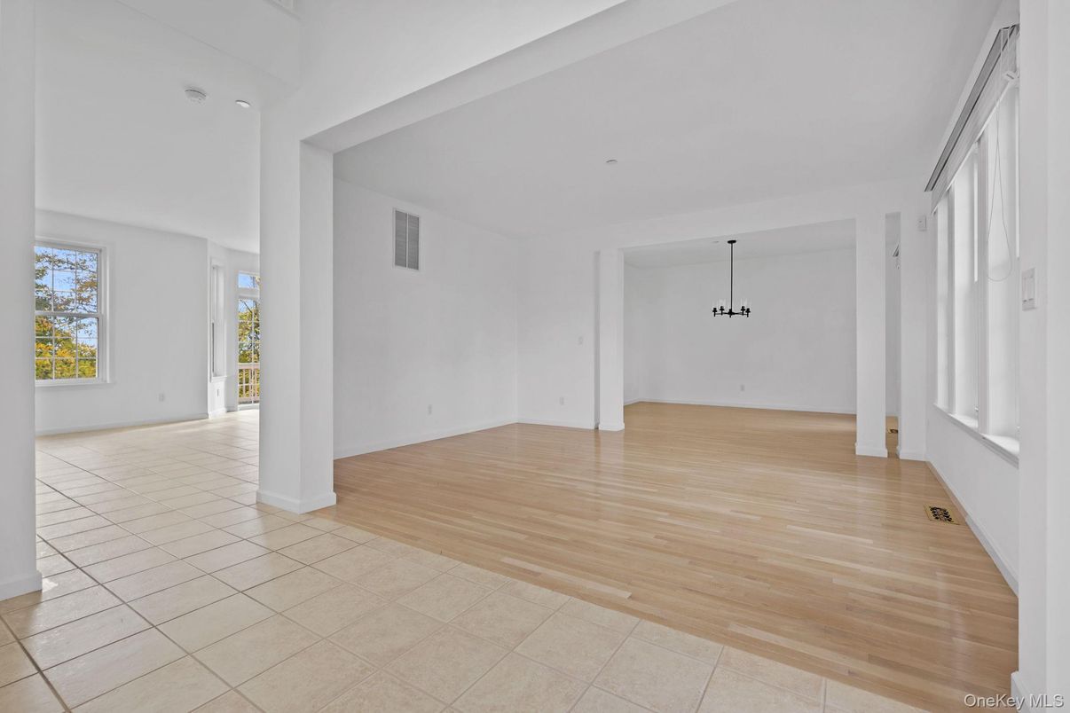 Empty room, Interior, Pendant Lights, Wood Texture Flooring