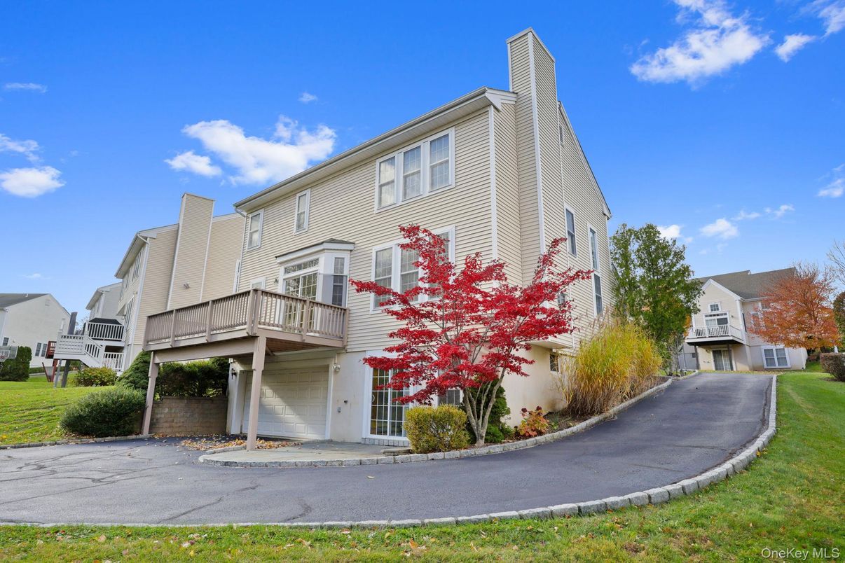 Exterior, Facade, Rowhouse