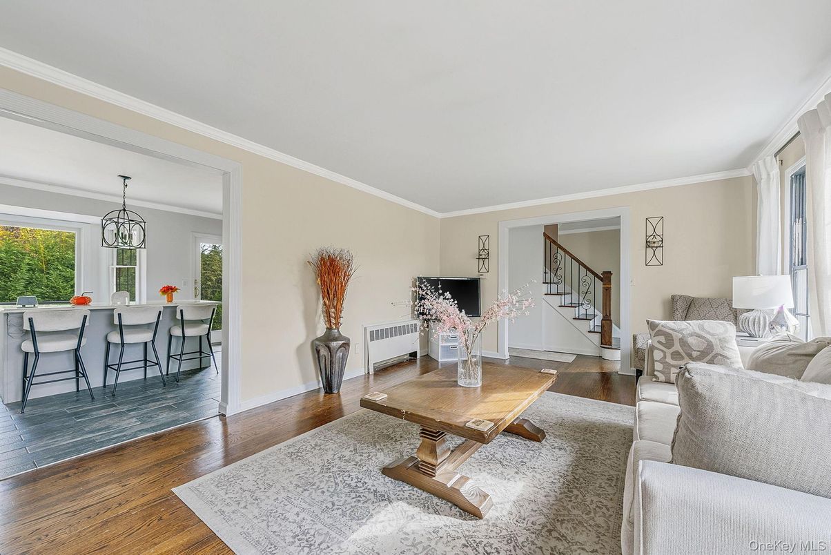 Interior, Living room, Pendant Lights, Wood Texture Flooring