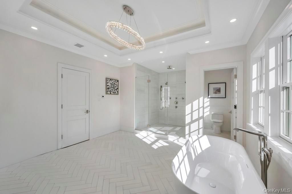 Bathroom, Free Standing Baths, Glass Shower, Interior, Pendant Lights, Recessed Lighting