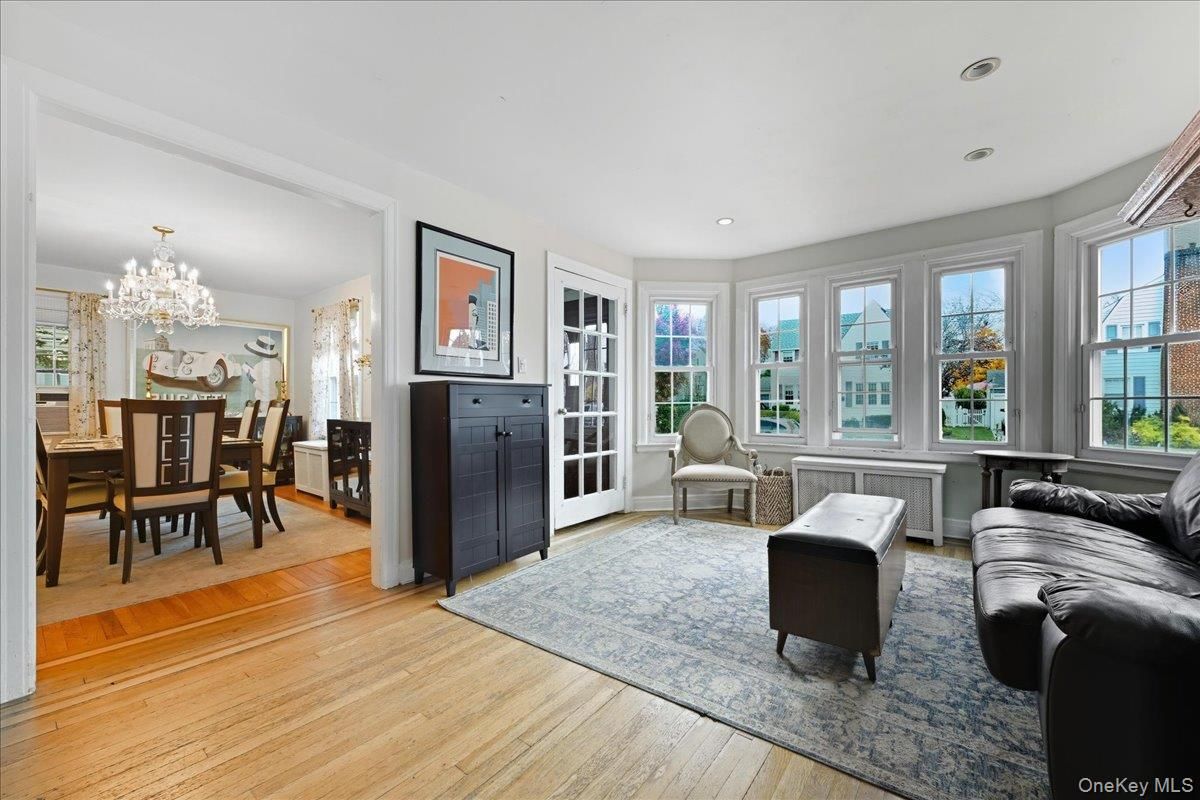 Chandelier, Dining room, Interior, Living room, Recessed Lighting, Wood Texture Flooring