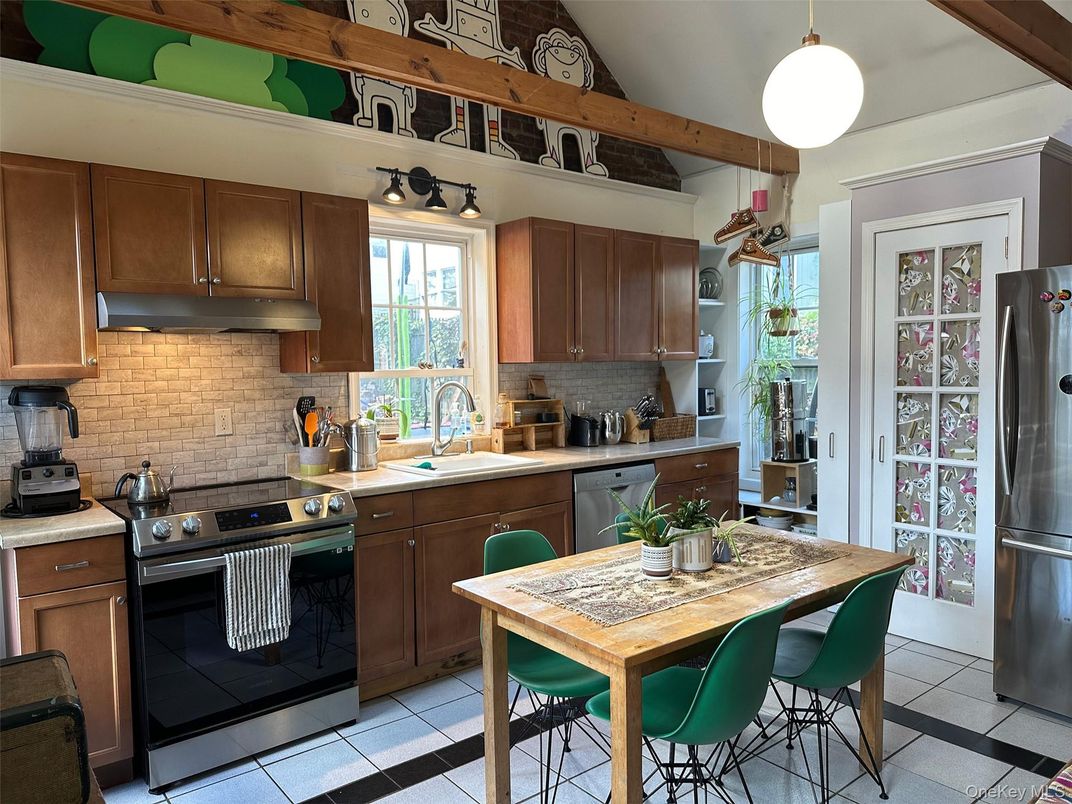 Interior, Kitchen, Pendant Lights, Stainless Steel Appliances
