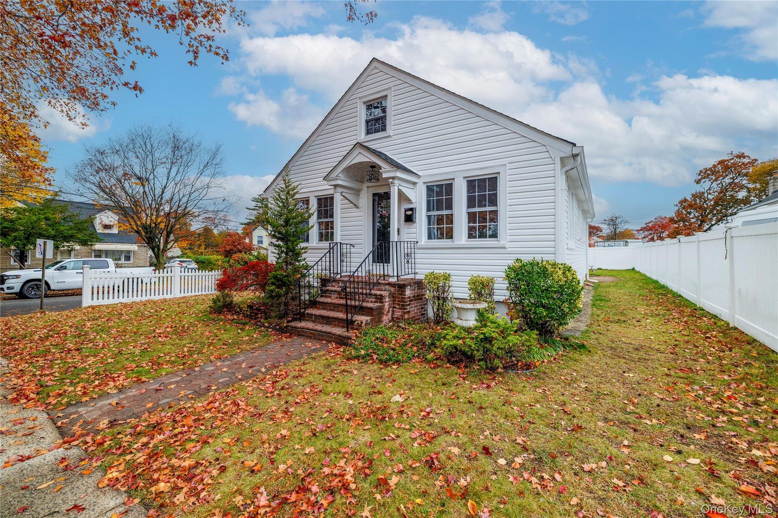 Backyard, Exterior, Facade, Queen Anne Victorian