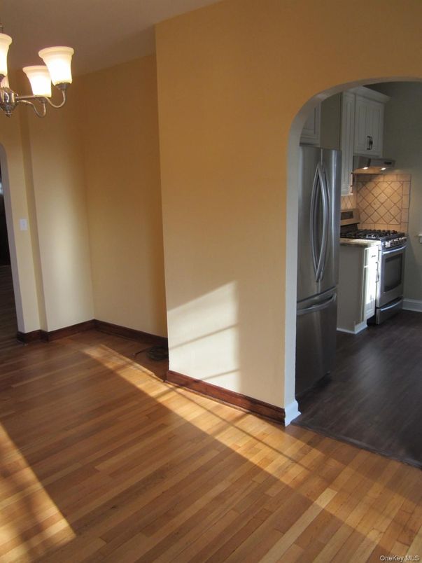 Chandelier, Interior, Kitchen, Wood Texture Flooring