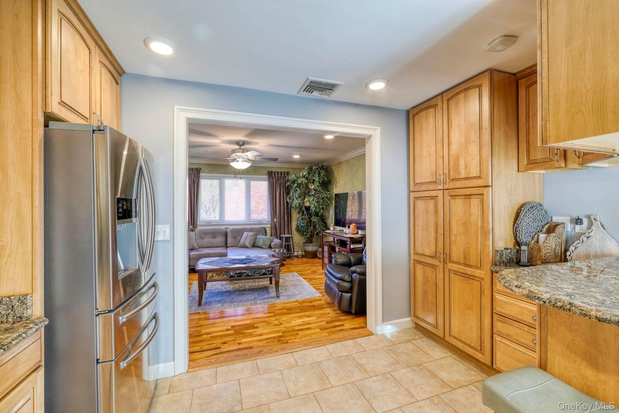 Dining room, Interior, Kitchen, Recessed Lighting, Wood Texture Flooring