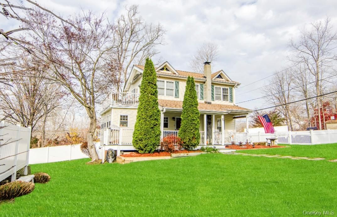 Backyard, Exterior, Facade, Queen Anne Victorian