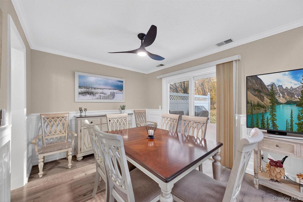 Dining room, Interior, Recessed Lighting, Wood Texture Flooring