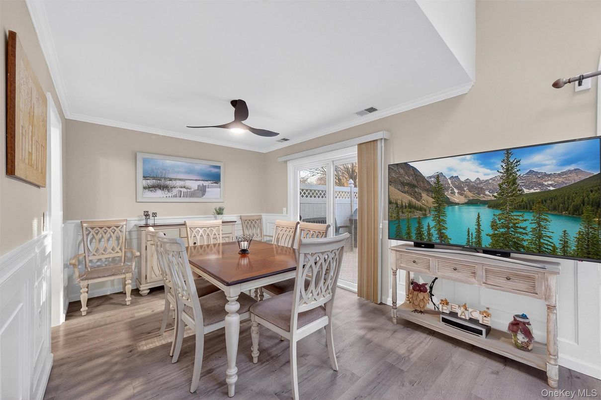 Dining room, Interior, Wood Texture Flooring