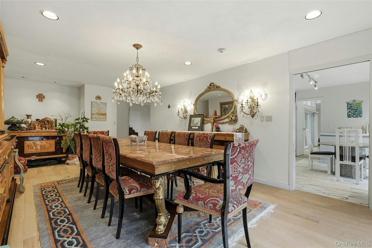 Chandelier, Dining room, Interior, Recessed Lighting, Wood Texture Flooring