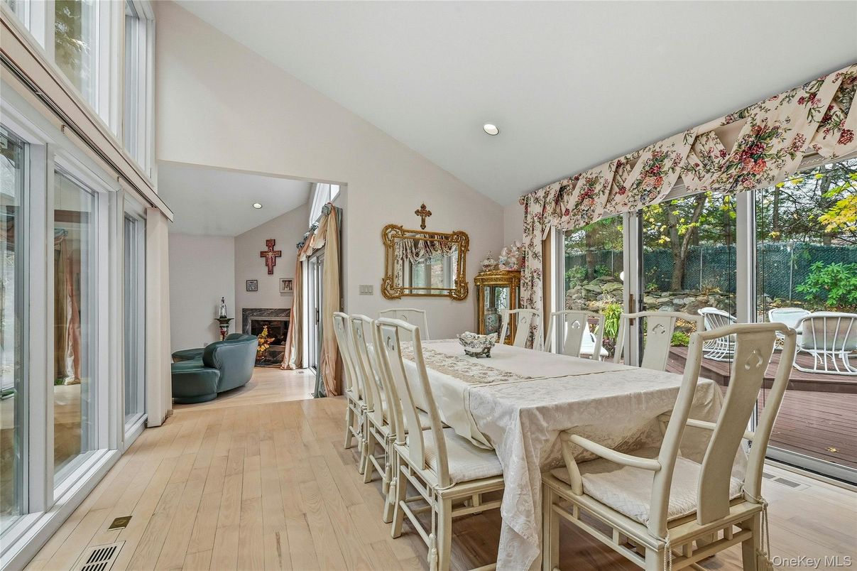 Dining room, Fireplace, Interior, Recessed Lighting, Wood Texture Flooring