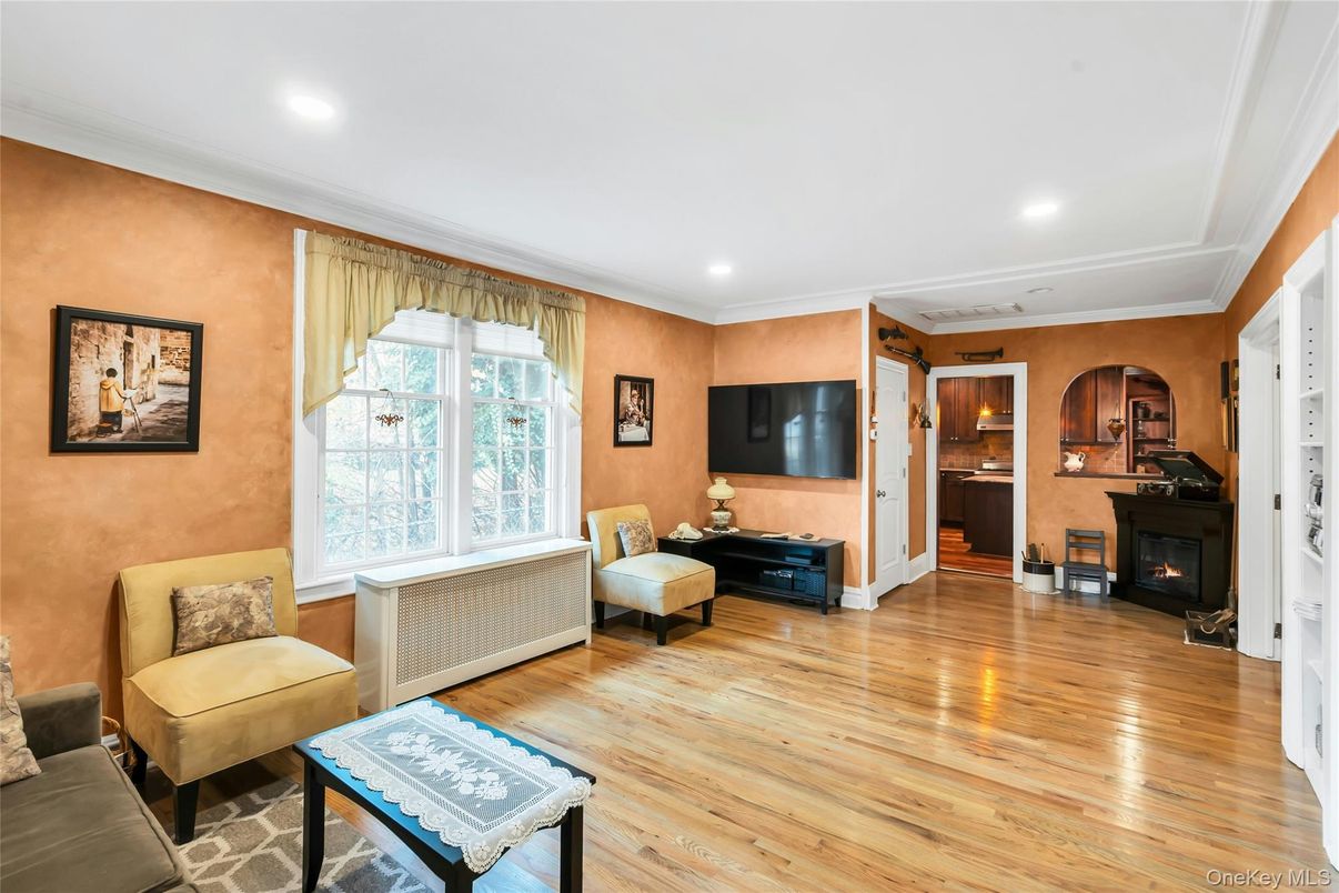 Fireplace, Interior, Living room, Recessed Lighting, Wood Texture Flooring