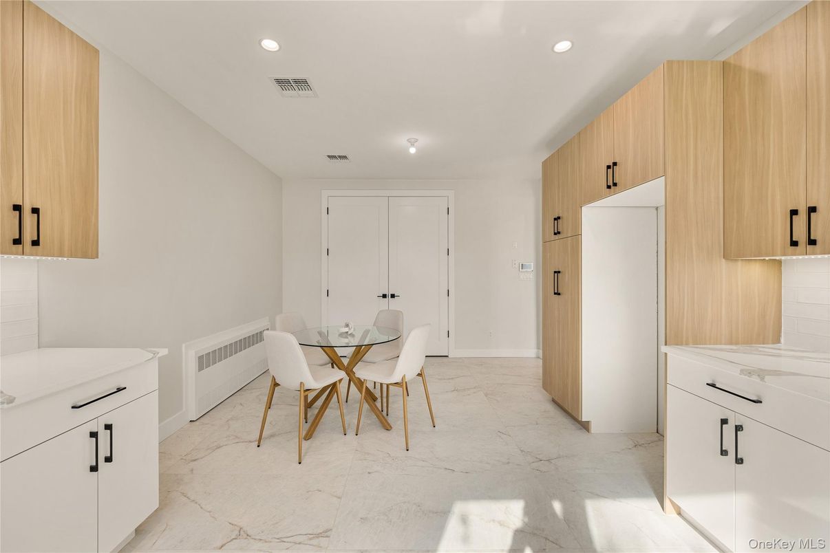 Dining room, Interior, Kitchen, Marble, Recessed Lighting
