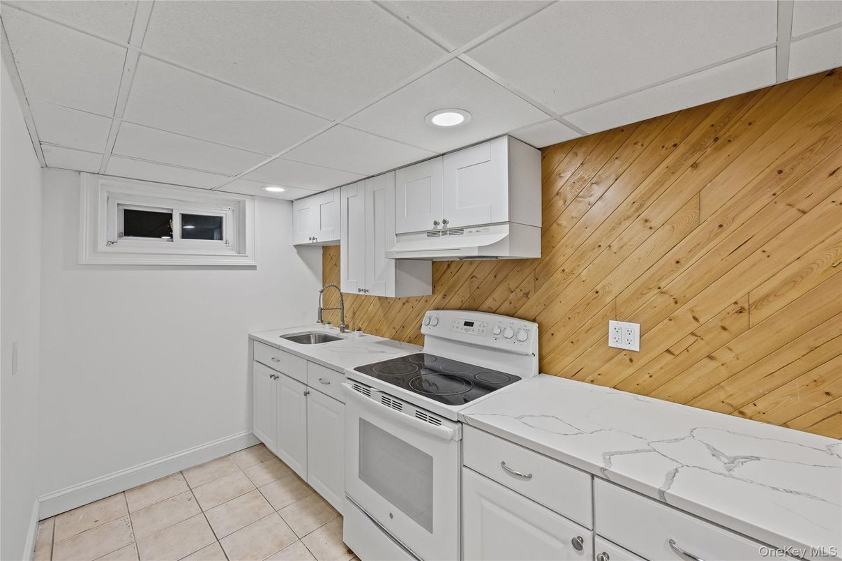 Interior, Kitchen, Recessed Lighting, Wooden Walls