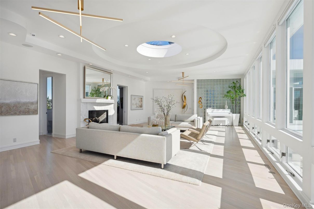 Fireplace, Interior, Living room, Pendant Lights, Recessed Lighting, Wood Texture Flooring