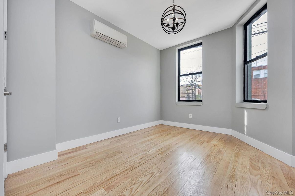 Empty room, Interior, Pendant Lights, Wood Texture Flooring