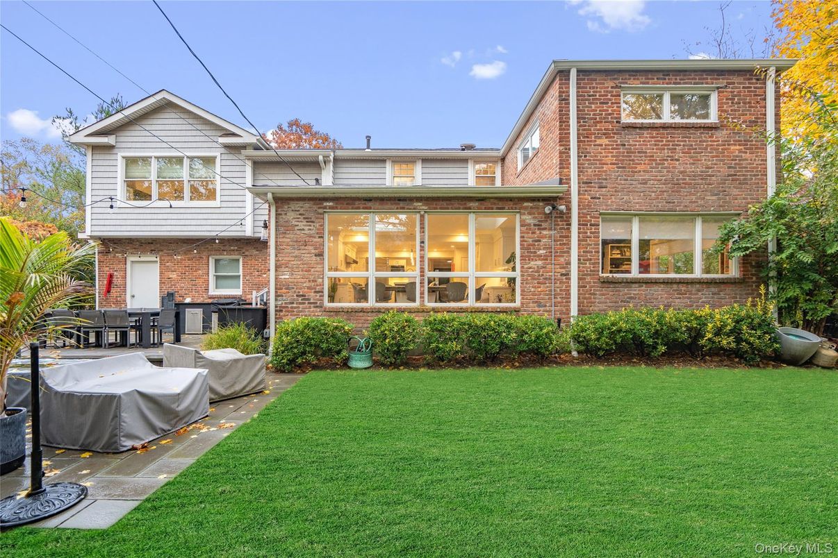 Exterior, Facade, Brick Facade, Split Level