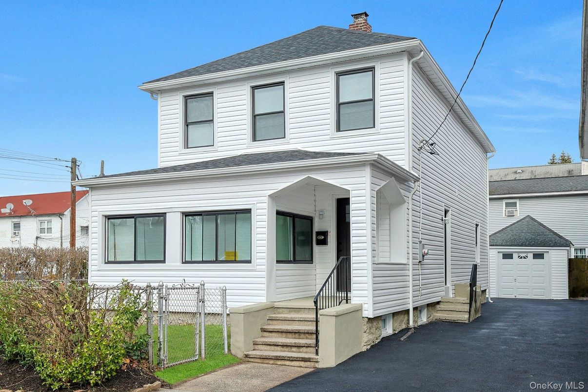 Detached Garage, Exterior, Facade, American Foursquare