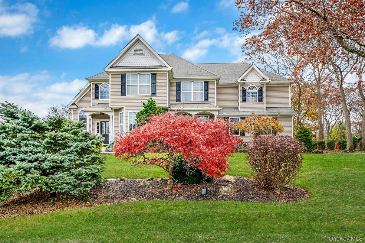 Exterior, Facade, Queen Anne Victorian