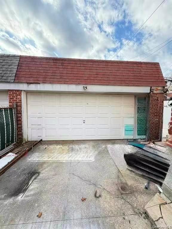 Detached Garage, Exterior