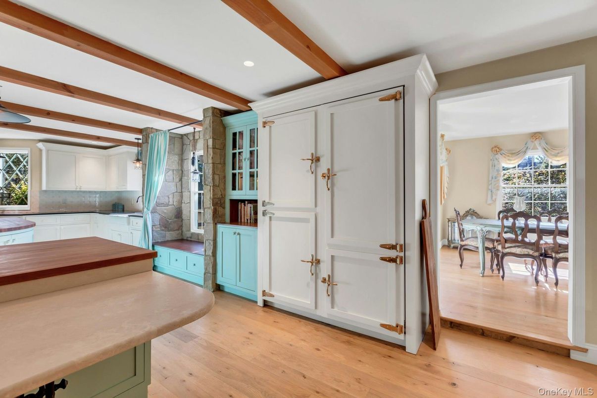 Dining room, Interior, Recessed Lighting, Wooden Beams, Wood Texture Flooring