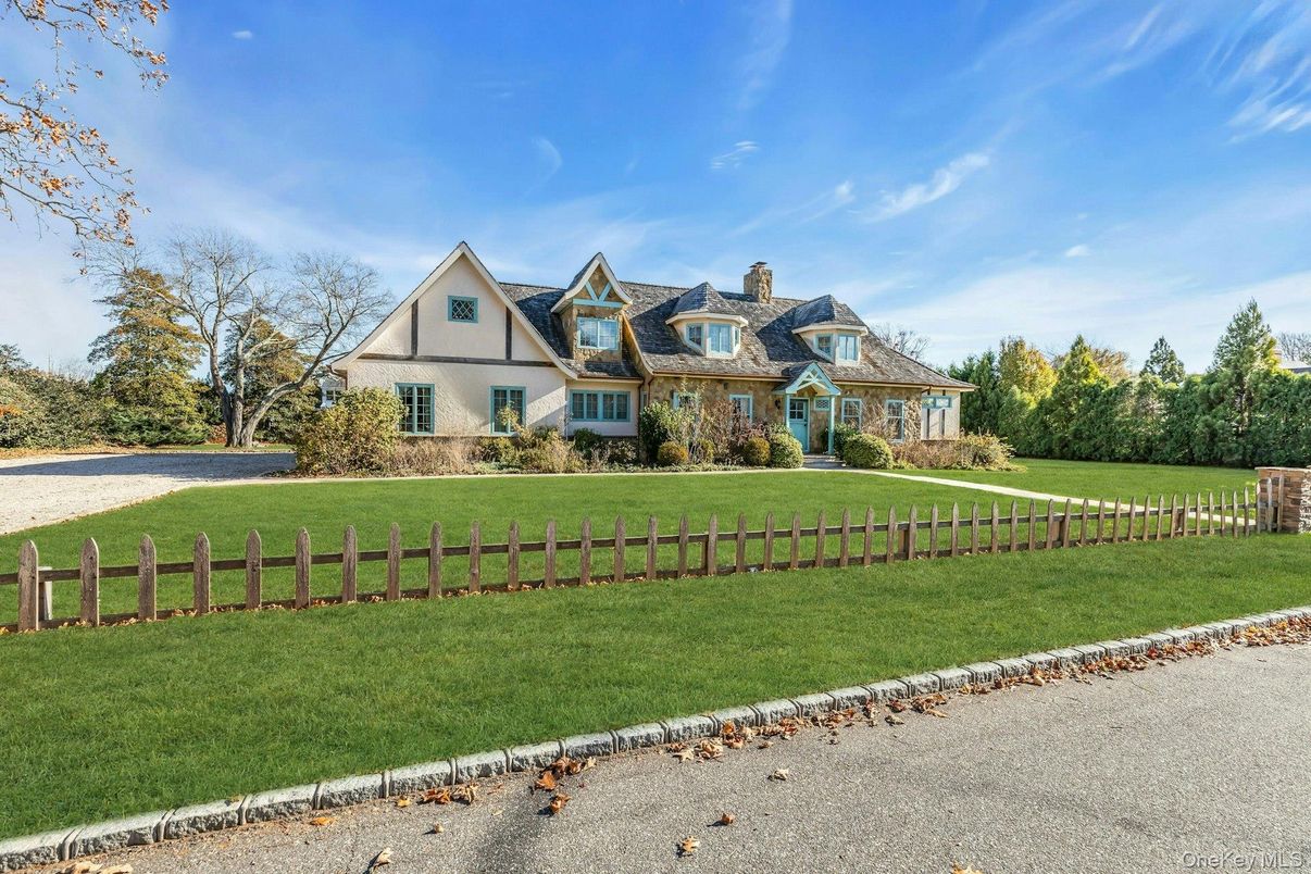 Backyard, Exterior, Facade, French Provincial