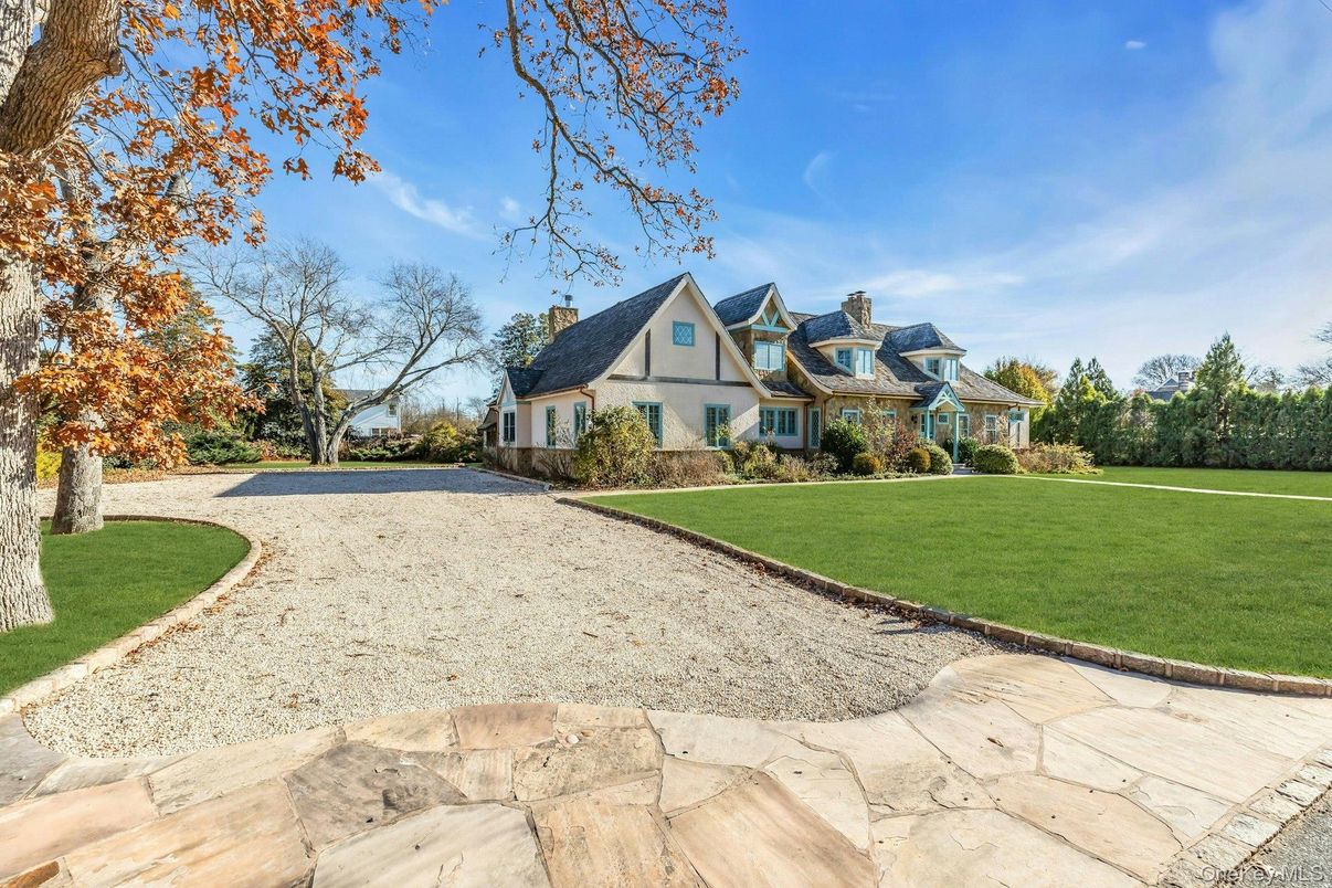 Backyard, Exterior, Facade, French Provincial