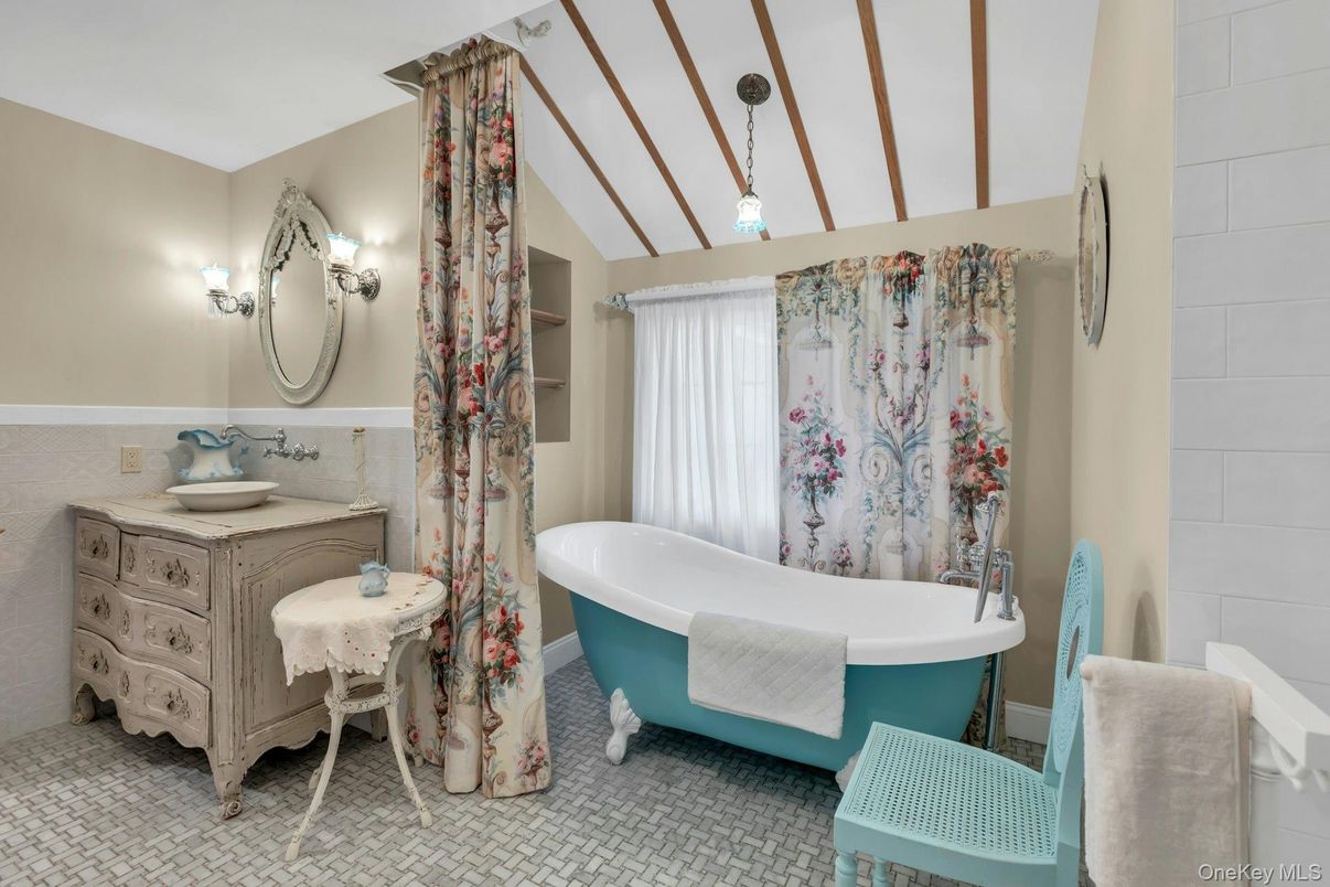 Bathroom, Free Standing Baths, Interior