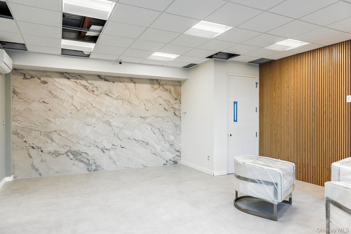 Empty room, Interior, Marble Walls, Recessed Lighting