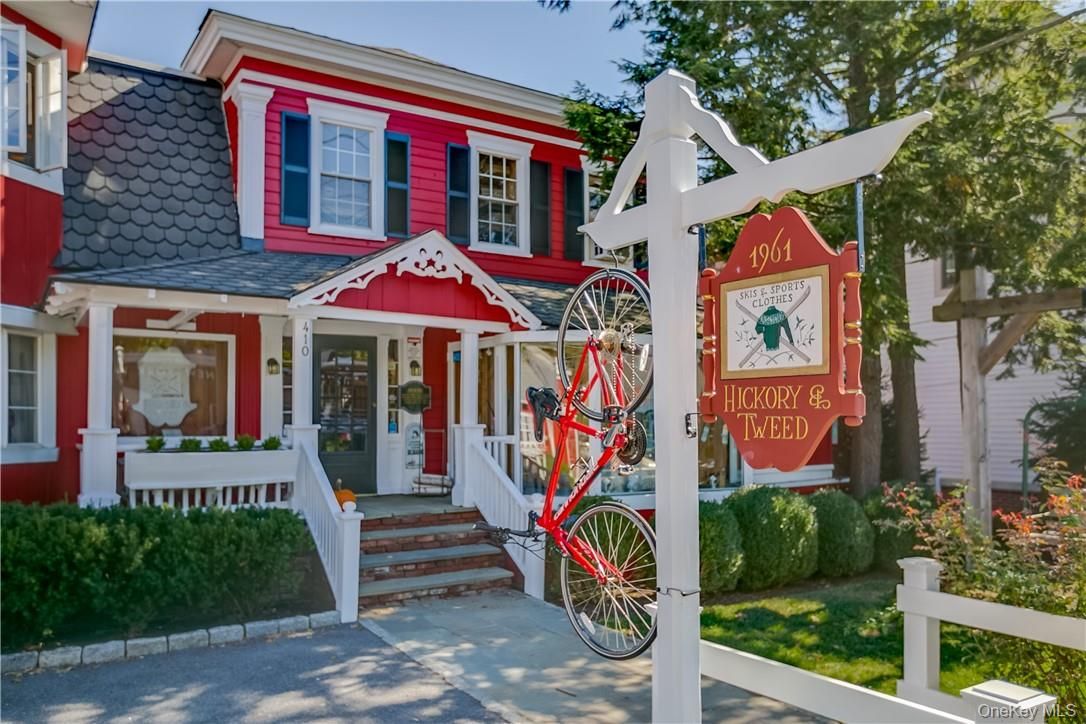 Exterior, Facade, None