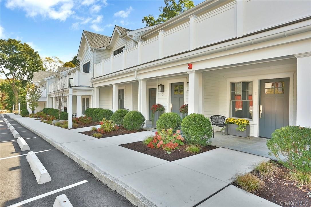 Exterior, Facade, Farmhouse
