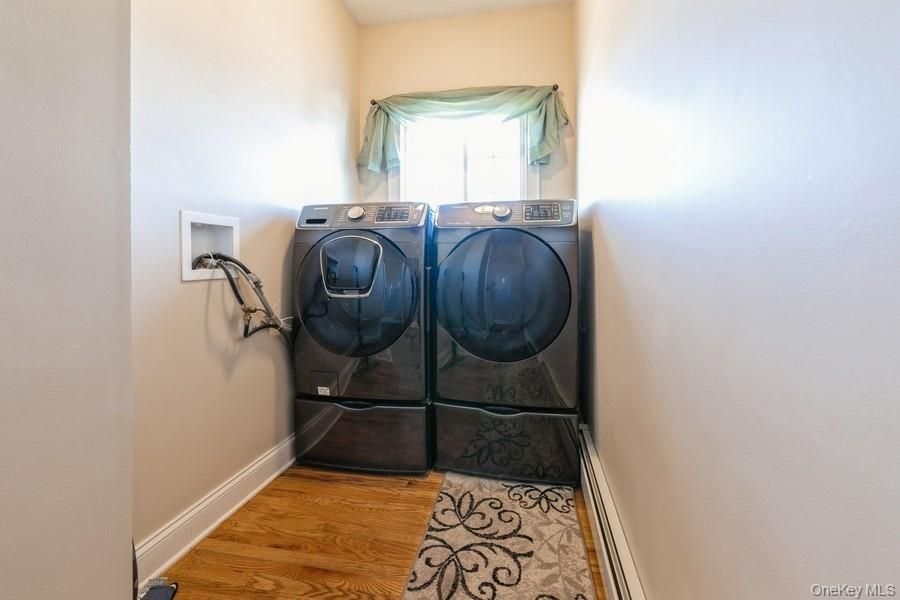 Interior, Washer, Wood Texture Flooring