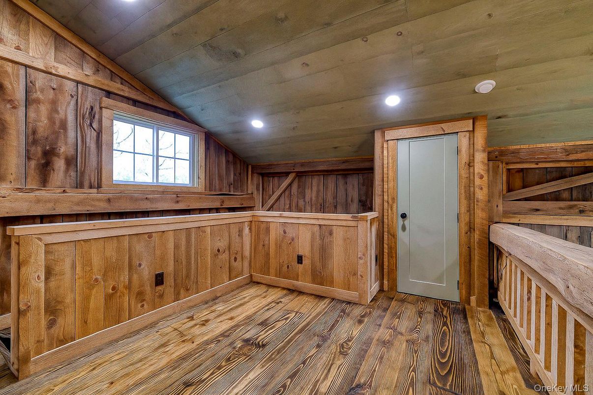 Empty room, Interior, Recessed Lighting, Wood Texture Flooring, Wooden Walls