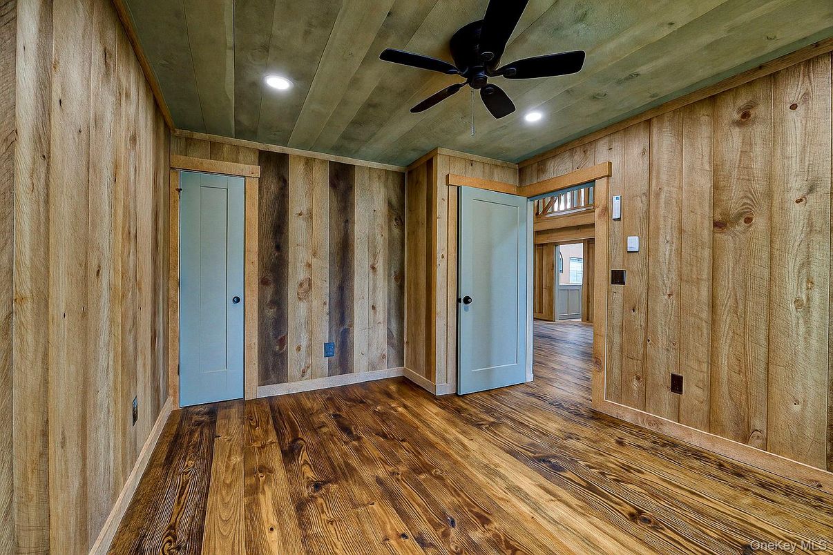 Empty room, Interior, Recessed Lighting, Wood Texture Flooring, Wooden Walls