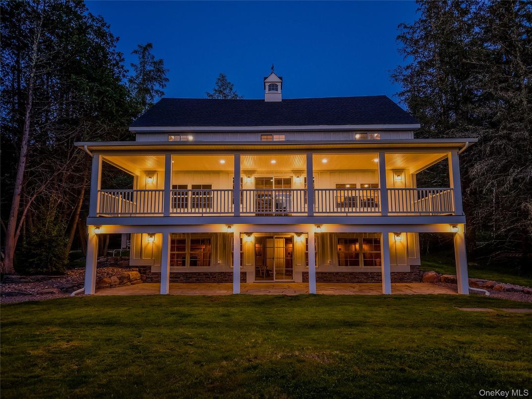 Backyard, Exterior, Facade, Farmhouse