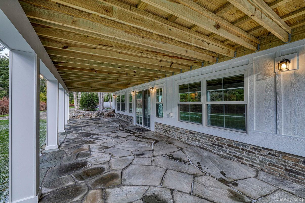 Exterior, Wooden Beams