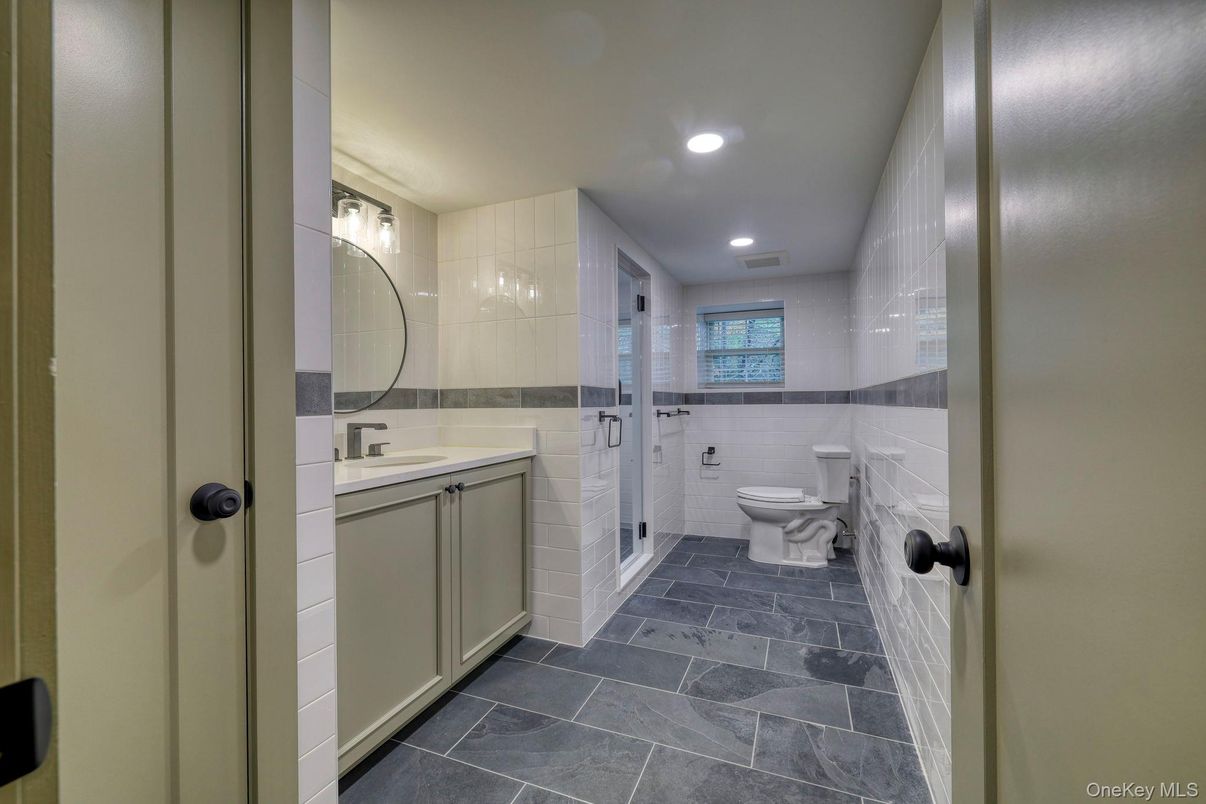 Bathroom, Interior, Recessed Lighting
