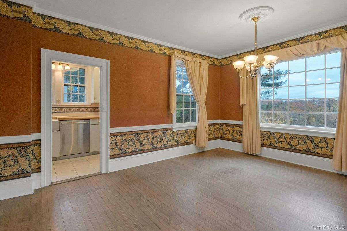 Chandelier, Empty room, Interior, Wood Texture Flooring