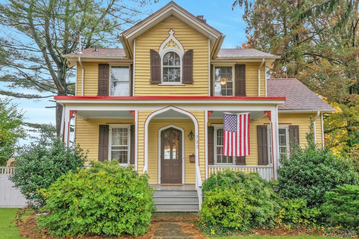 Exterior, Facade, Queen Anne Victorian