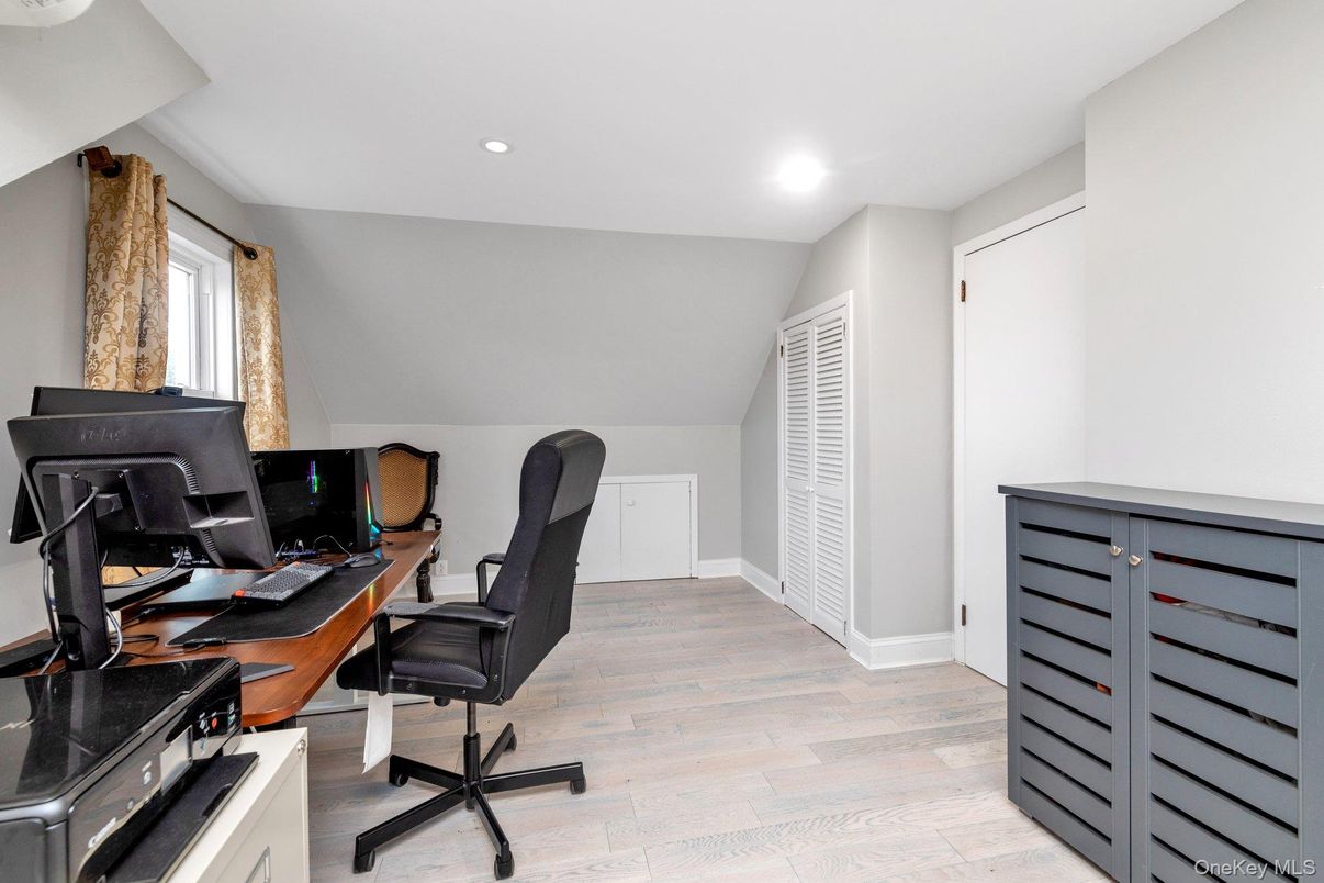Home Office, Interior, Recessed Lighting, Wood Texture Flooring