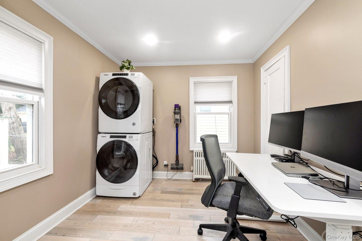 Home Office, Interior, Recessed Lighting, Washer, Wood Texture Flooring