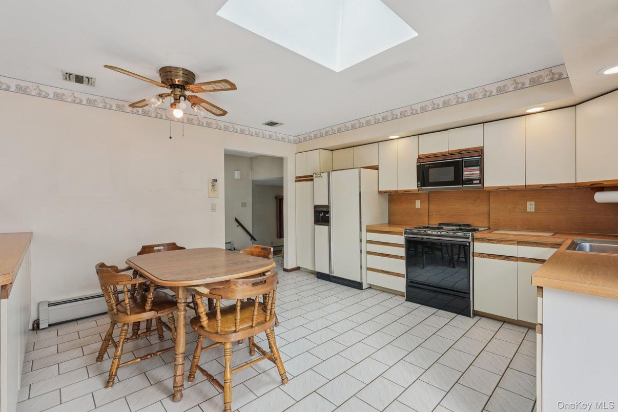 Dining room, Interior, Kitchen, Recessed Lighting