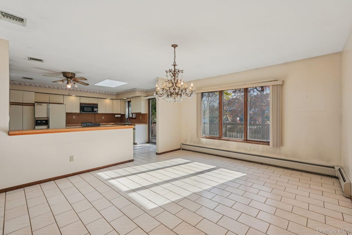 Chandelier, Empty room, Interior, Kitchen