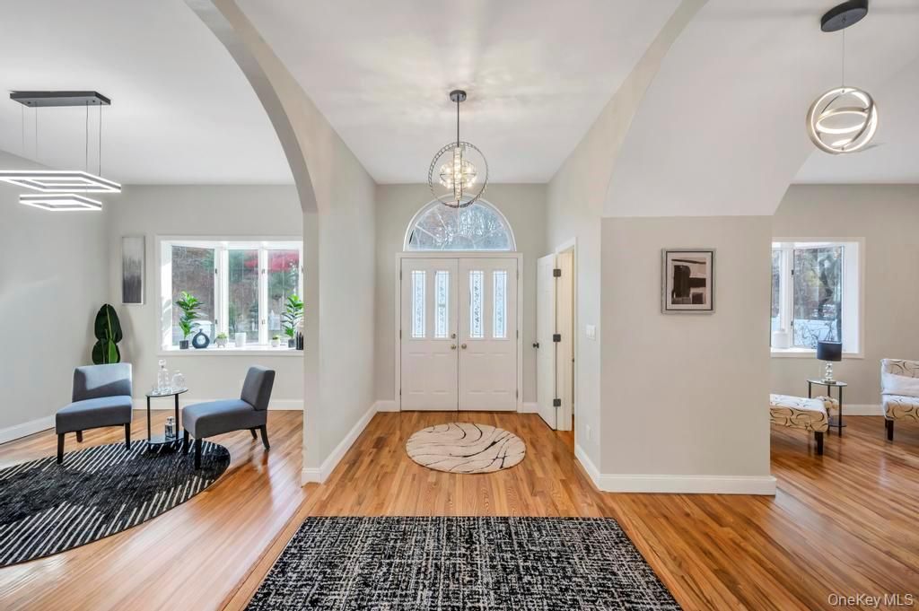 Interior, Pendant Lights, Wood Texture Flooring